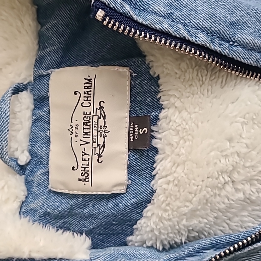 jacket - Picture 2 of 3